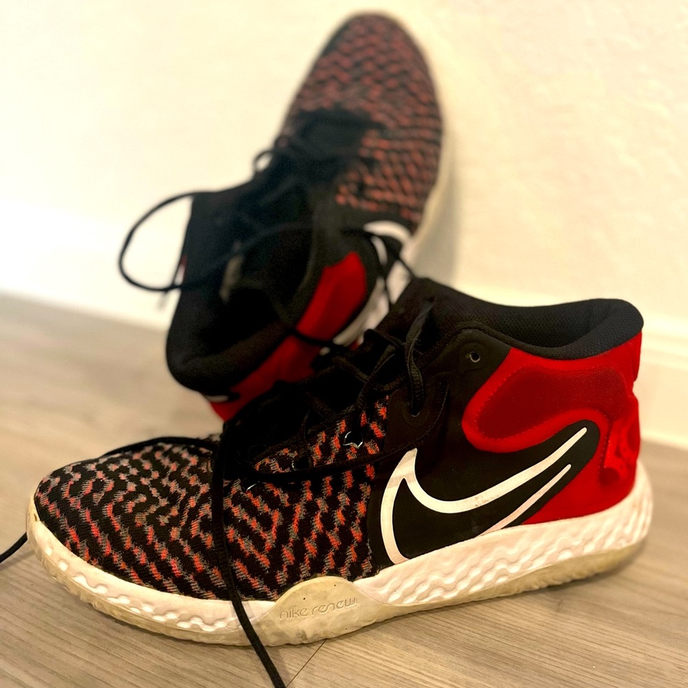 Nike KD Trey 5 VIII basketball shoes